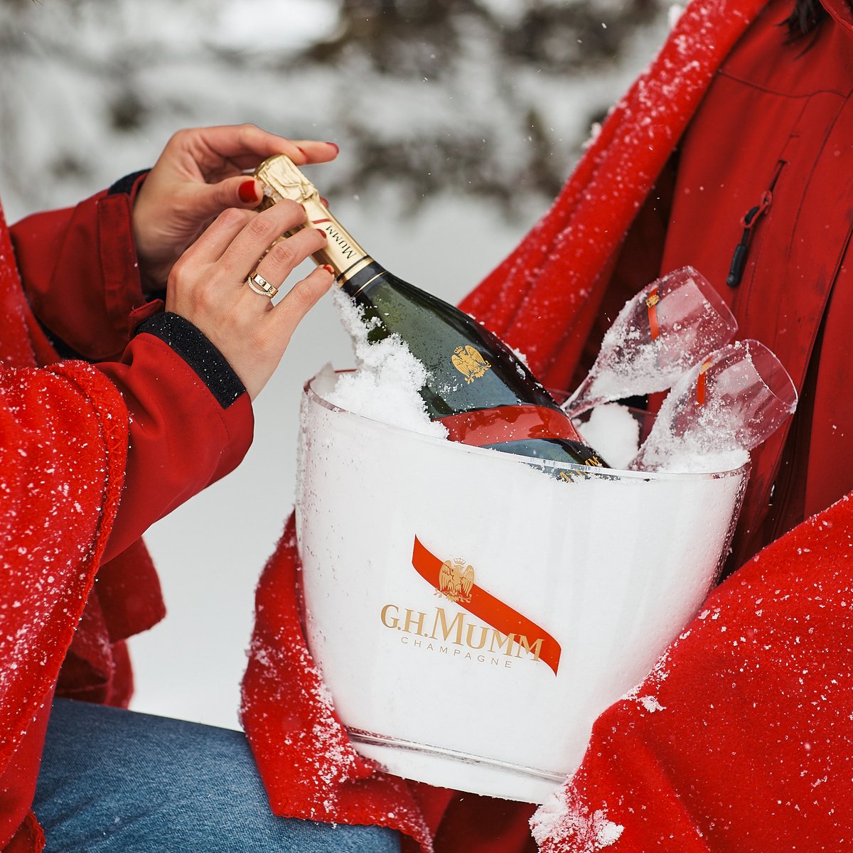 GHMUMM's tweet photo. Soft snow and bold flavors: the ultimate end to a winter a journey.
#Mumm #Mumm2020 https://t.co/2e82RXoX7A