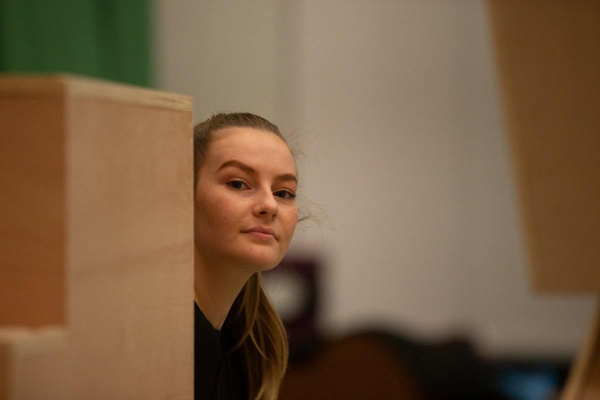NoHorizonUK's tweet photo. 📸 More Rehearsal Shots 📸
See a sneak-peak inside our rehearsal room at @castindoncaster
#PeekABoo 👀
#ChuffMe
(Photo Credit: Marc Wilmot)
🎟 - https://t.co/rXsSpYpJtf https://t.co/0OIMiUWQJ9