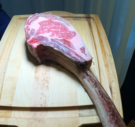 BenandJackSteak's tweet photo. What a beauty 😍
.
.
.
#benandjacksnyc #eatingnewyork #steakshouseeats #nysteaks #nyceating #steakhouse #dryagedsteak #indulge #instadining #meatlovers #GrandCentralEats #eaterny #steaklovers #meatlovers  #perfection #finedining #gourmet #foodsetter #lifeofluxury https://t.co/T5xMsQHVGE