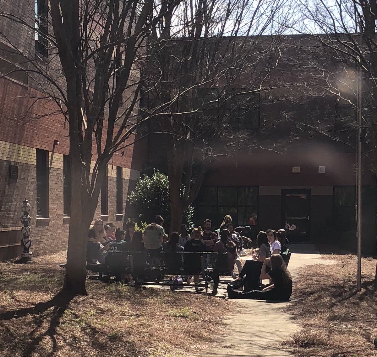 Kayce_LC's tweet image. Teaching the whole child looks like sitting outside on a warm sunny day after monsoon season so kids can get fresh air and vitamin D while learning. @sejaynes @dutchforkhigh #itswhatanyonewouldwant #TeachIn5 #PrideIn5