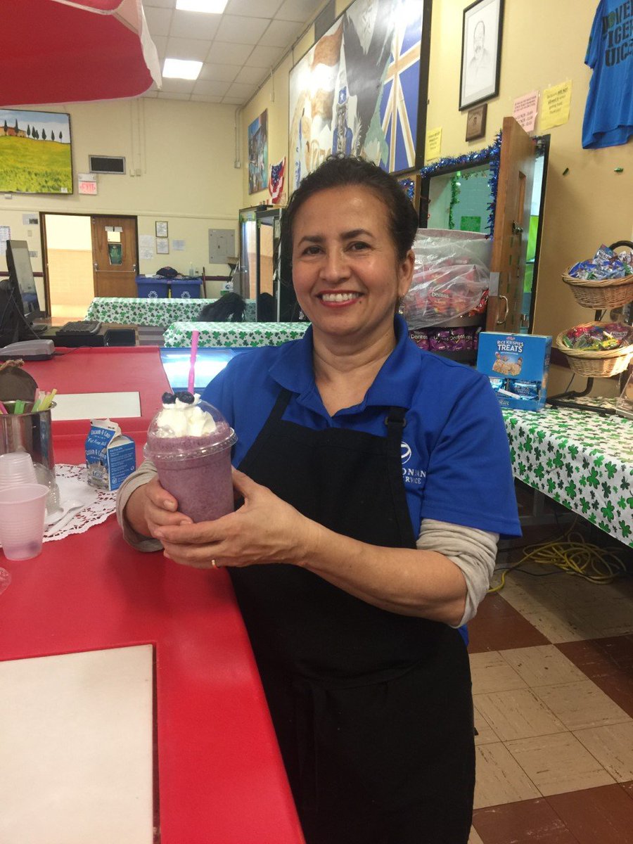 Pomptonian1's tweet photo. Blueberry Smoothies in Dover today! Come and get it!
Thank you Zone 7 for the amazing blueberries.
#pomptonian #foodservice #cafeteria #blueberry #blueberries #smoothies #kitchen #food #foodie #freshfromzone #fruit #blue #drink #boost #chef #cook #eat #drink https://t.co/Rs88qASEOb