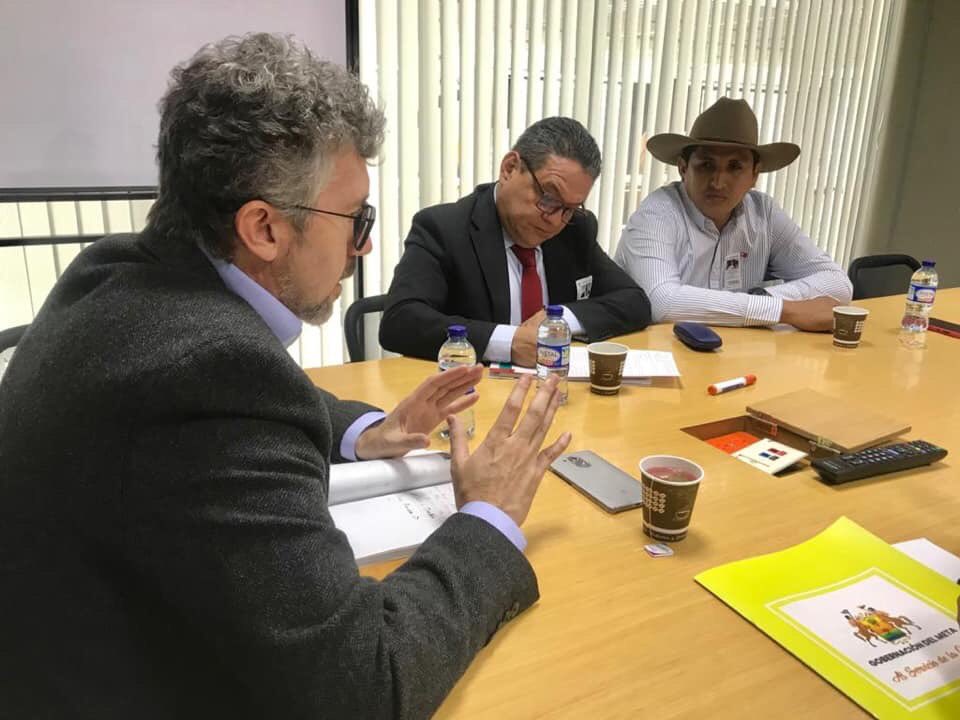 CarlosEMeloV's tweet photo. Hoy el Alcalde se reúne con los alcaldes de Pto López y Pto Gaitán,Director de IDERMETA, Director de Infraestructura del Ministerio del Deporte y el Ministro de Deporte en Bogotá; se adelantó la presentación de proyectos.

#UnGobiernoParaTodos
#MinisterioDeDeporte https://t.co/lB6iykHDCI