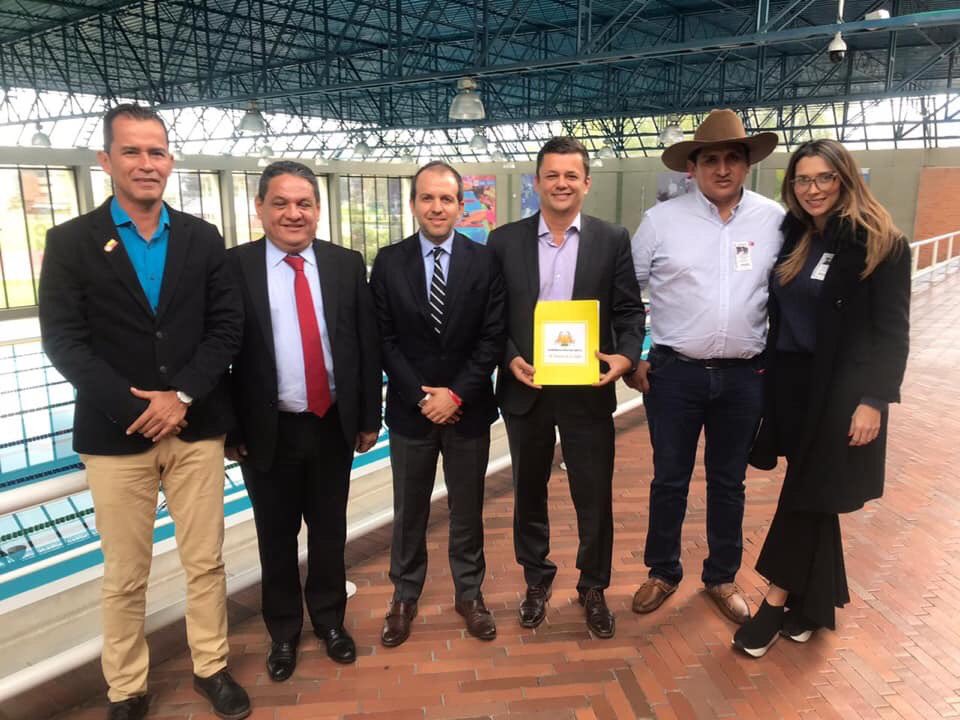 CarlosEMeloV's tweet photo. Hoy el Alcalde se reúne con los alcaldes de Pto López y Pto Gaitán,Director de IDERMETA, Director de Infraestructura del Ministerio del Deporte y el Ministro de Deporte en Bogotá; se adelantó la presentación de proyectos.

#UnGobiernoParaTodos
#MinisterioDeDeporte https://t.co/lB6iykHDCI
