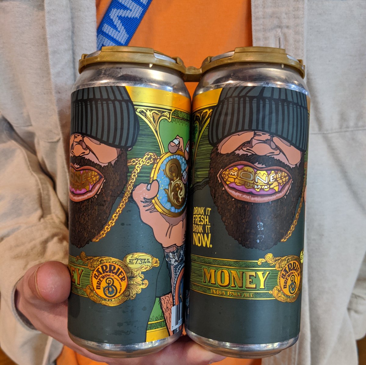 publicprinceton's tweet photo. 💸Back on the shelves is Money IPA from @BarrierBrewing! This New York import is a classic IPA with delicious citrus notes. Stop by and cash in!💸
cheers!🍻
•
#BarrierBrewing #CraftBeer #BeerLover #SupportLocal #CraftBeerLover #PrincetonNJ #HopHead #IPA #HazyIPA #DrinkNY https://t.co/hCUarfSxKG