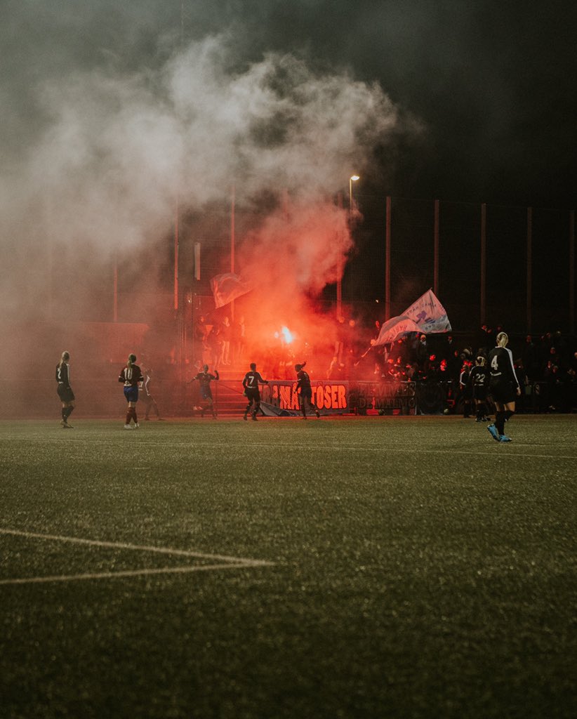toserna_support's tweet photo. 📷 Underbar vinst med 8-0 mot Vellinge IF igår, som även var sista gången med MFF från läktarplats på obestämd tid.

Ta hand om varandra så länge, så krossar vi Div 4 och Allsvenskan tillsammans sen. https://t.co/KEhicmvYRr