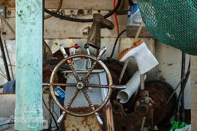 #vincentsimmonsphotography #canon7d #onetimeinnola #biloxi #biloximississippi #biloxibeach #shrimpers #shrimpboat #wheelhouse #boatlife #captainsoffice #endoftheday #onbreak ift.tt/38KP7tl