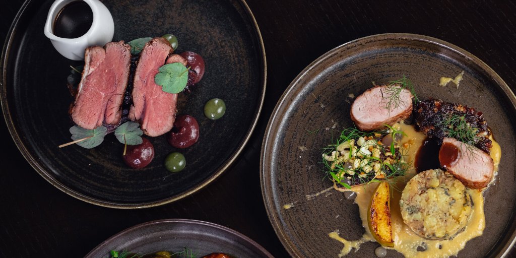 SilversmithsRe1's tweet photo. ✨Great to see @yorkshirefoodguide yesterday sampling our new menu! Can't wait to read all about it.

#atasteofyorkshire #silversmiths https://t.co/zMm4vCXQwl