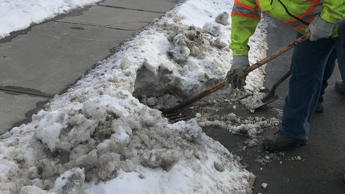 ottawacity's tweet photo. Lots of rain coming to #OttCity tonight and tomorrow morning! To help with drainage around your home, check your neighbourhood catch basin or rural ditch for debris and ice. To make an online service request: https://t.co/BB2s5ZWRr2 #OttWinter https://t.co/CACfN57bXw