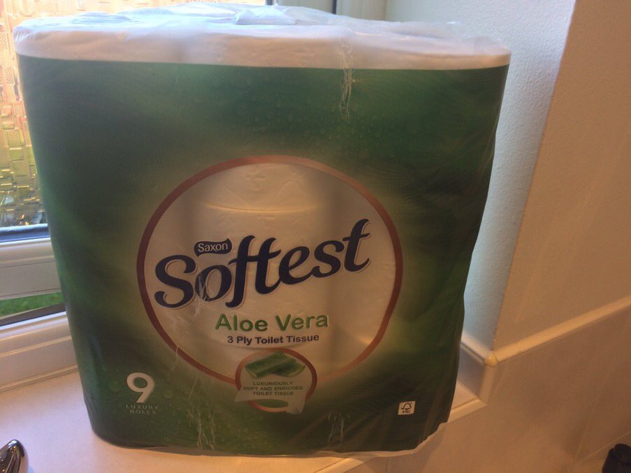linesgary's tweet image. Got a 9 pack of Aldi softest toilet roll with aloe Vera willing to swap for a 3 bed detached house no time wasters please