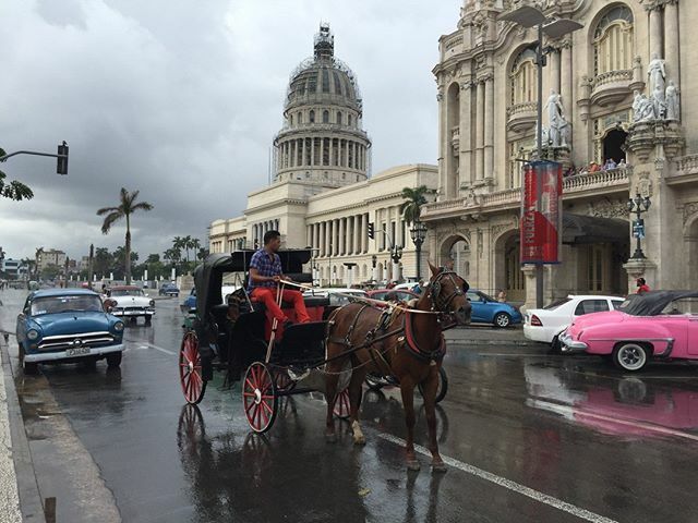 Contour_Air's tweet photo. Sightseeing i Havanna intill El Capitolio.⠀
#contourairse #sevarlden #kubaresa #resatillkuba #visitcuba⠀
https://t.co/xJdahYsdid https://t.co/rWExLNFoNa https://t.co/aseYqbdXMi