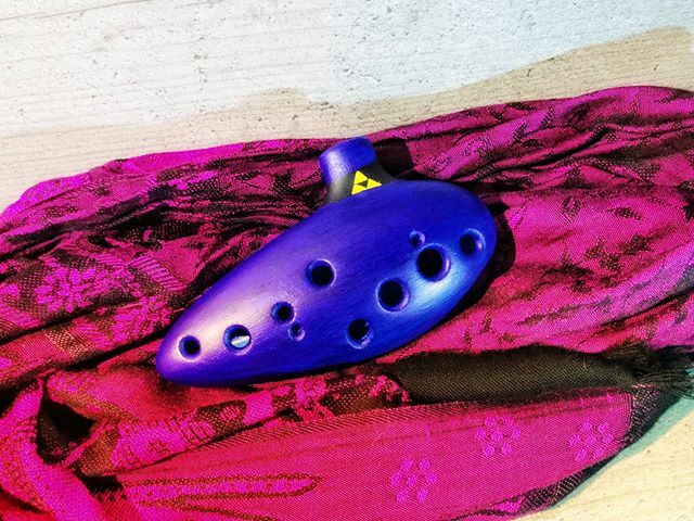 noobinski90's tweet photo. Zelda 12-Loch Ocarina - Endlich fertig! #noobinski90 #picoftheday #reallife #stream #streaming #streamer #twitch #twitchstreamer #newtwitchstreamer #twitchstream #twitchstreams #nintendo #nintendoswitch #zelda #thelegendofzelda #link #ocarinaoftime #tloz… https://t.co/8Kyzn6rmJL https://t.co/6lldMGmHtw
