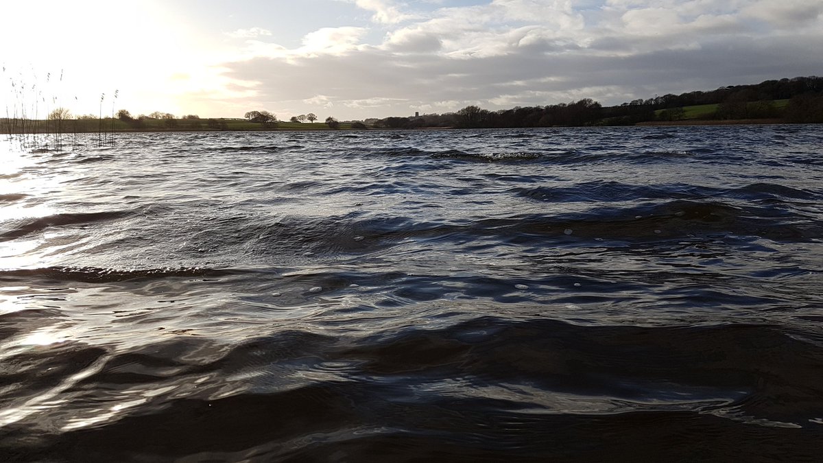 ucanswim's tweet photo. Great dip today, in the hope @RedBullUK #redbullneptunesteps #redbullneptunestepstraining goes ahead next weekend! Beautiful evening for it though @Zone3official @speedo @SwimSecure @UkTriChat #swimming #zone3vanquish #uktrichat #zone3 https://t.co/kRdoT3DCpc
