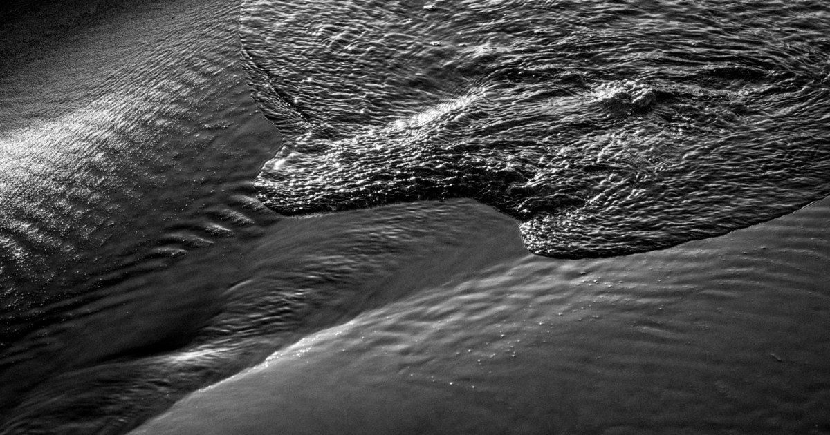 Photographer William Bay tackles water pollution in new solo exhibition dlvr.it/RRmJCJ