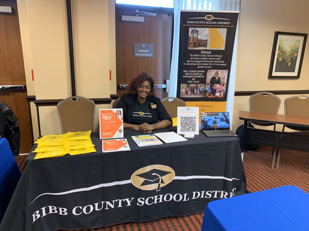 Meldfloyd's tweet photo. Still on the recruitment trail! Recruiting in Chicago, IL @DrMHBullard @BibbSchools https://t.co/alKQITdn6n