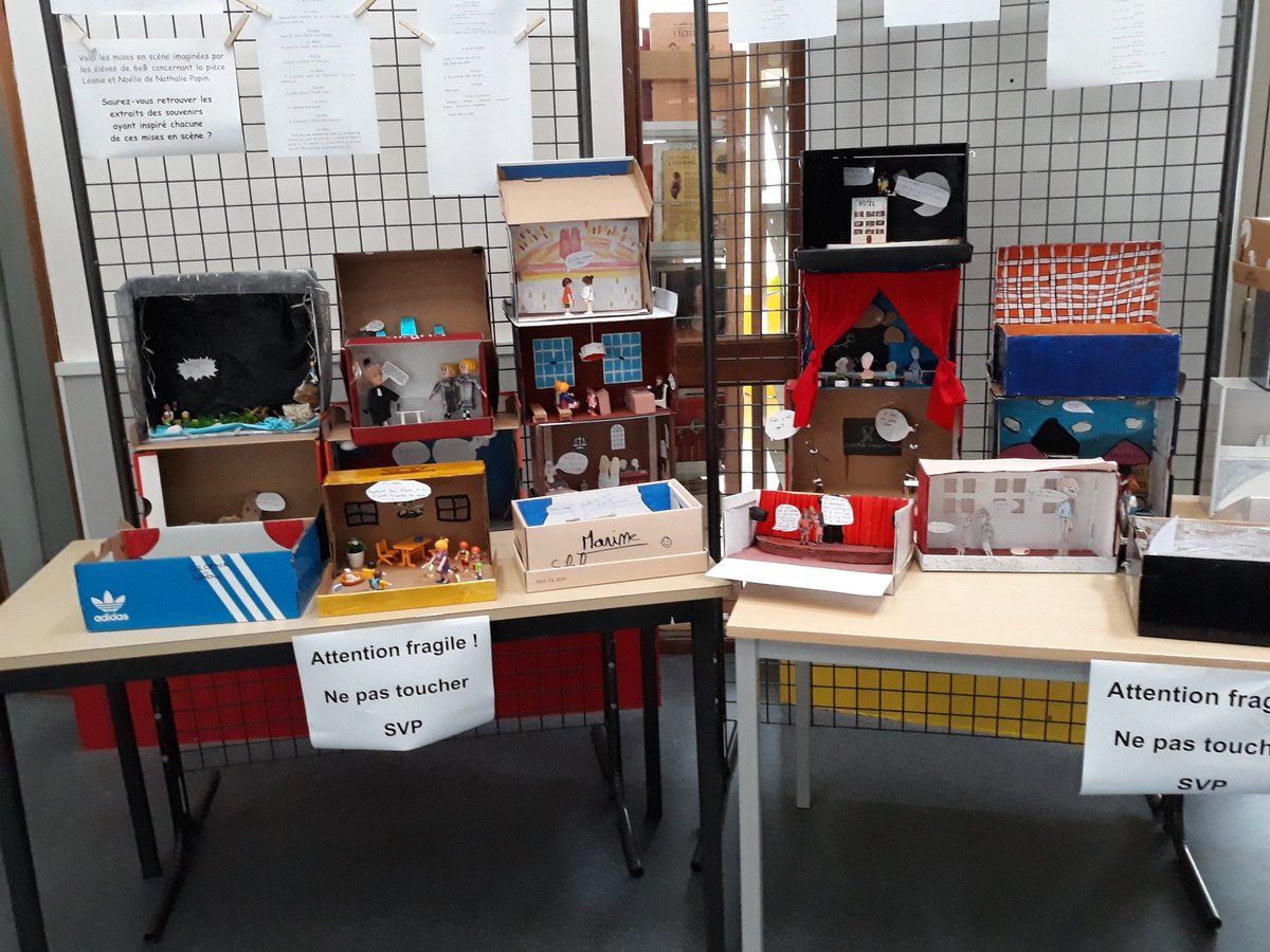 Projet de la classe 6ème B "spectacle vivant" avec <a href="/Circa/">Wanderley & Daniel</a> et l'envolée cirque : de belles productions autour du texte de Nathalie Papin "Leonie et Noémie". Scénographie et masques tout en couleurs et mouvements. Exposition de ce très beau travail dans le hall du <a href="/CollegeMasseube/">Collège Simone VEIL</a>