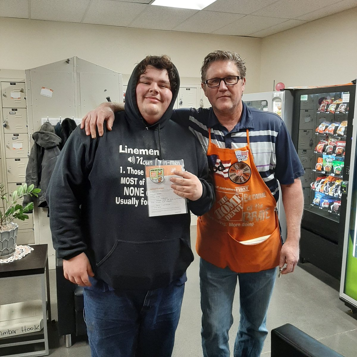 How about this young man? Logan came across an envelope a pro dropped in the lot with four figures of cash in it...he did the right thing of course.....character and integrety continue to define us as HD associates. #hd4725 #d274strong <a href="/kyle_mckinnon12/">🅺🆈🅻🅴 🅼🅲🅺🅸🅽🅽🅾🅽</a> <a href="/Katie_S_Slack/">Katie Slack</a> <a href="/Bselch/">Brianna Selch</a>