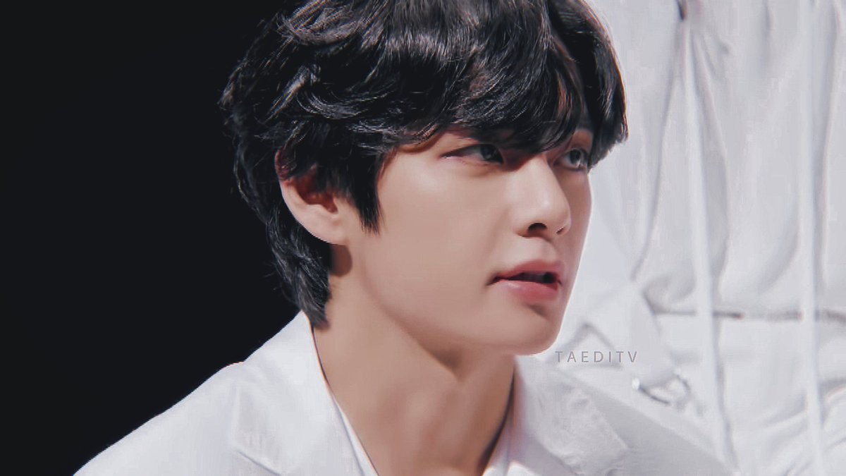 vantehwa's tweet photo. eu entendo o jungkook ser tão rendido pelo taehyung, sinto na pele a mesma coisa https://t.co/hbbDG5rCOp