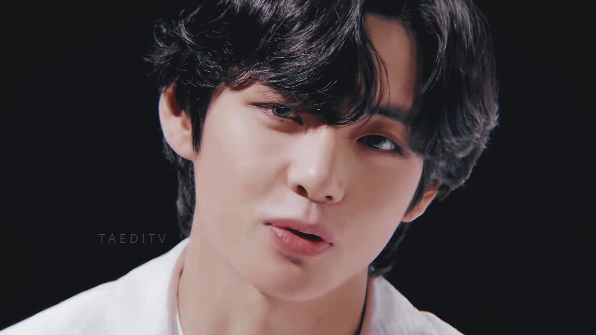 vantehwa's tweet photo. eu entendo o jungkook ser tão rendido pelo taehyung, sinto na pele a mesma coisa https://t.co/hbbDG5rCOp