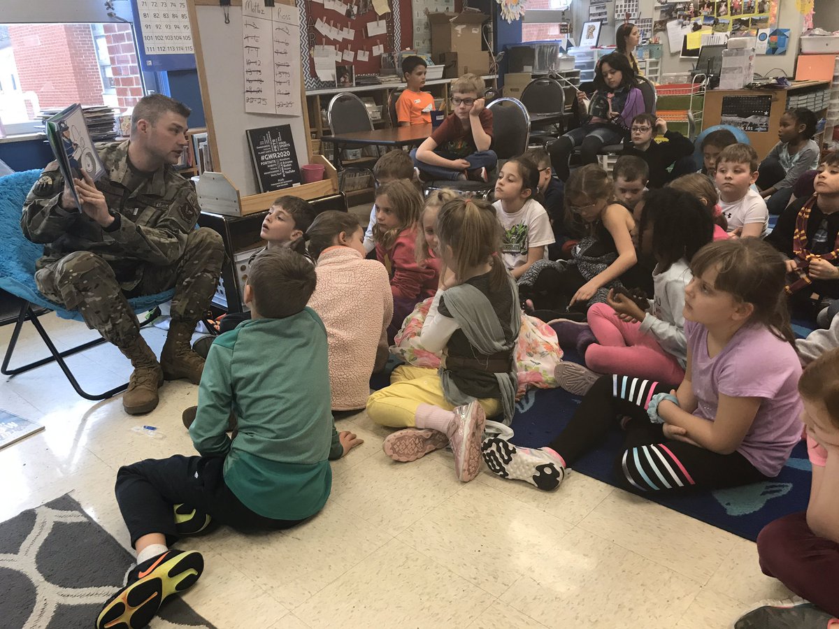 TeamMossRBE's tweet photo. This kiddo literally jumped for joy when his dad showed up to be a Mystery Reader!! #rbereads #readweek #wearerbe https://t.co/ztouAnPvWf