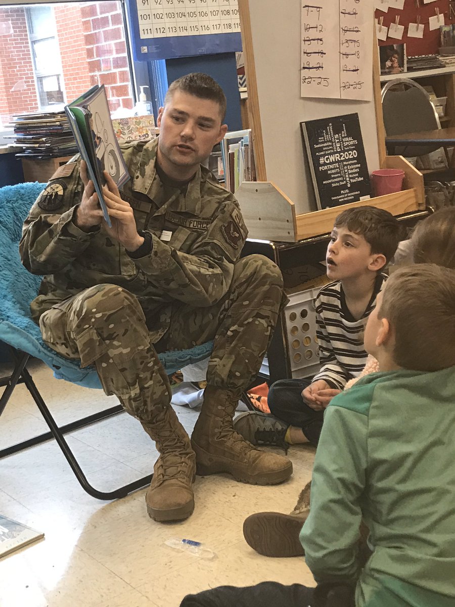 TeamMossRBE's tweet photo. This kiddo literally jumped for joy when his dad showed up to be a Mystery Reader!! #rbereads #readweek #wearerbe https://t.co/ztouAnPvWf
