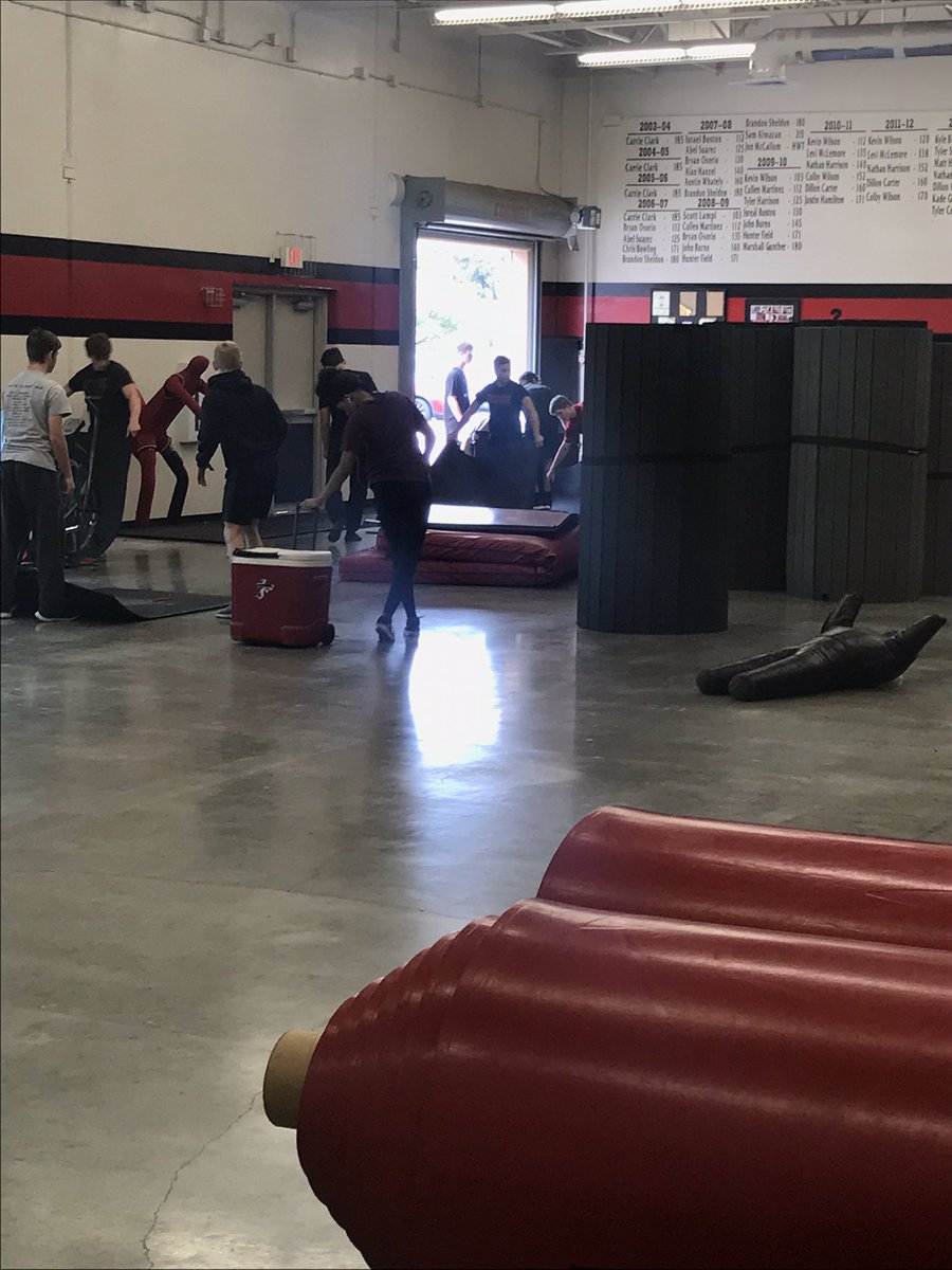 WrestlingRanger's tweet photo. Spring cleaning! The wrestling room has been cleaned ! https://t.co/NZ4KgBsNvW