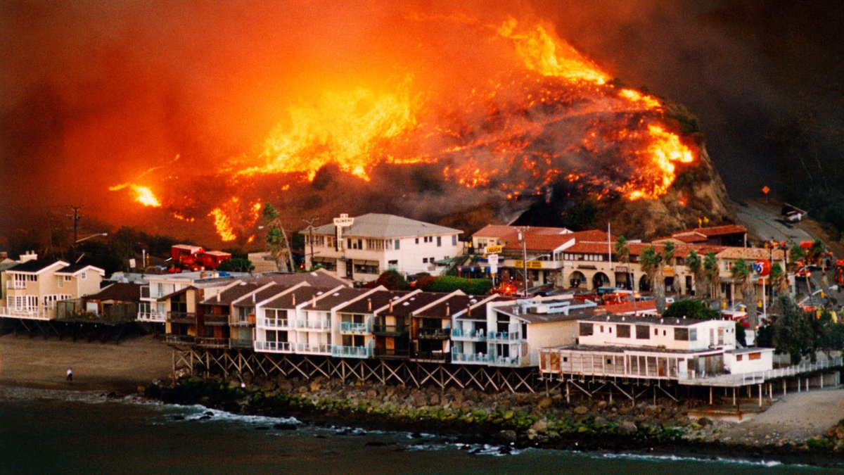 BennytheKite's tweet photo. @CalAgToday @RepJoshHarder @KingsRiverWQC @CAWaterAlliance #MoreDamStorage is useless if California's Department of Water Resources doesn't make a commitment to keep storing this water for when they really need it.
Farmers need irrigation water.
Cal-Fire needs it for these situations.
Rights Holders have a RIGHT to receive it.
. https://t.co/cnDS0GWl7E