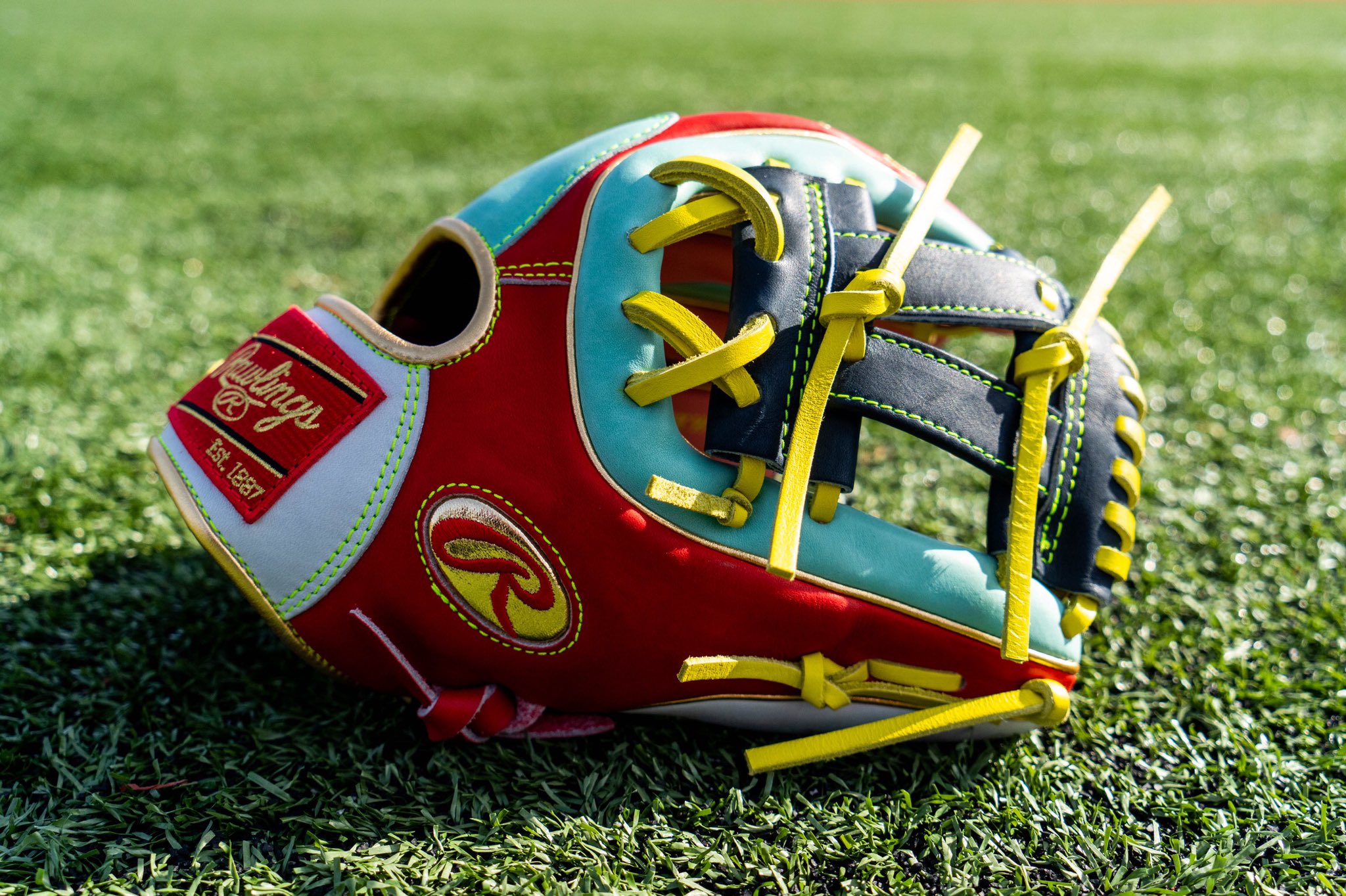 kolten wong glove