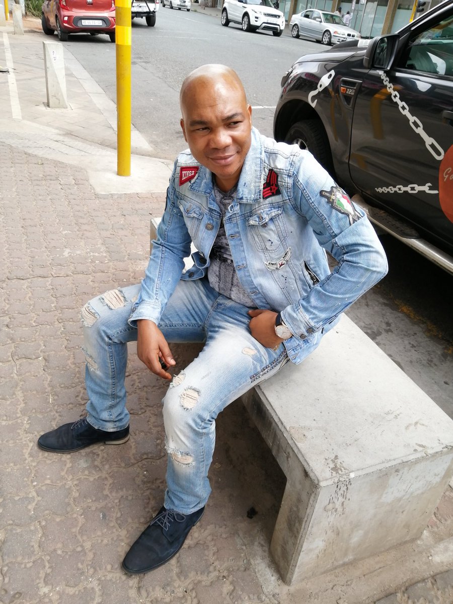 SirMlondo's tweet image. Soaking my thoughts.#ThursdayMotivation #fowardthinking #inspiration #leadership