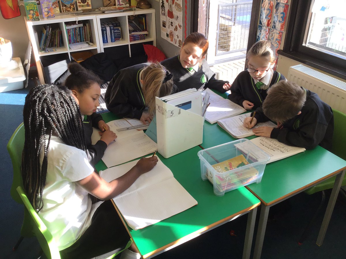 LindenRDAsh's tweet photo. @LindenRDAsh #LindenHomework #anglosaxon #runes
Deciphering each other’s messages that were completed for homework.
They were very good at reading runes! https://t.co/kuFmXL5QKP
