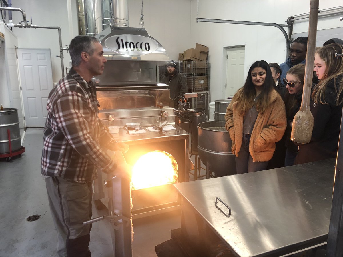 BMHSLanguages's tweet photo. Thank you to Breedon’s Maple Syrup from Banting Plein Air for a fantastic tour today! @BMarauders https://t.co/G8yDReveJE