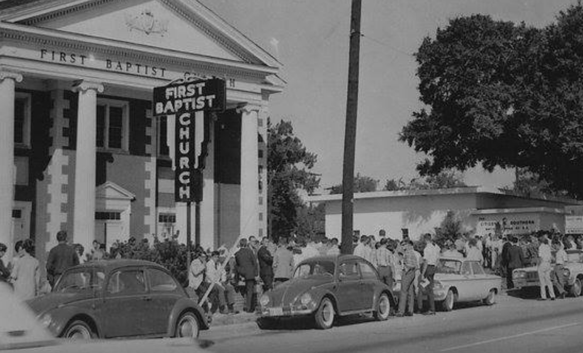 ChuckTownDaily's tweet photo. Throwback Thursday:  Charleston Southern's first classes in 1965 held at the church in North Charleston. About 500 students attended #Charleston #NorthCharleston #CharlestonSouthern #CharlestonHistory @CSUNIV @csusports https://t.co/bqM3FWAs39