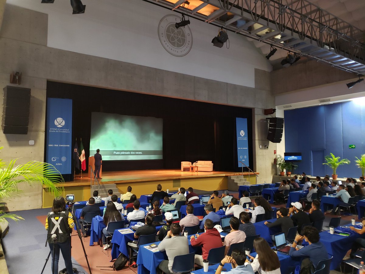 itafec_mx's tweet photo. El Mtro. Iván Trillo comienza su intervención en el #SIICITESO
Su charla tratará sobre plástico y #EconomiaCircular
Transmisión en vivo: https://t.co/JwRhwWzXzM
Patrocinan: #MAREVA, #CYACSA y #ADOBES https://t.co/z54qLY3cbp