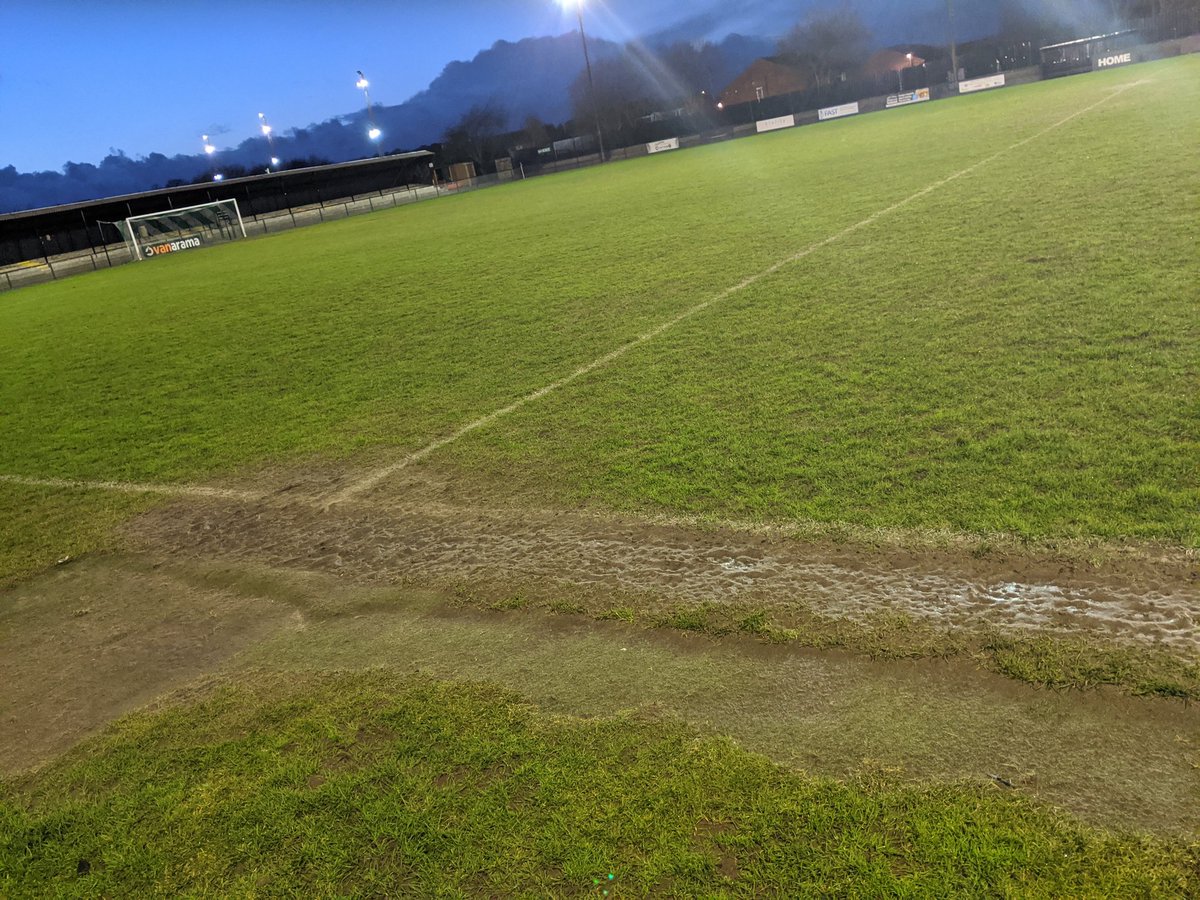 The stage is set for our first #MarflittTrophy semi-final on a cold Thursday evening. Team news in just over half an hour. Kick off in 46 minutes... #RYBHSM