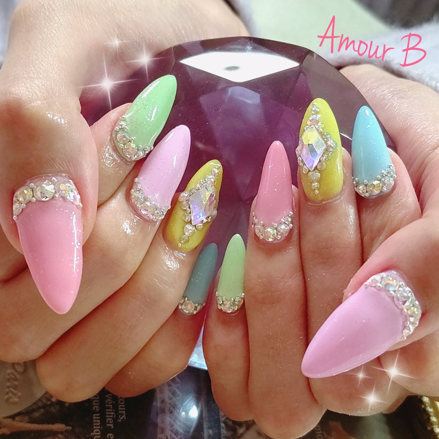 木屋町ネイルサロンamourbec 他店オフ無料 Twitterissa O様のパステルカラフルネイル イースター風 パステル5色使うの春っ ひし形ランバスも安定の可愛さ ディズニーイベのためお耳先買われててネイル中 で中止聞かれました コロナの色んなパターンの被害