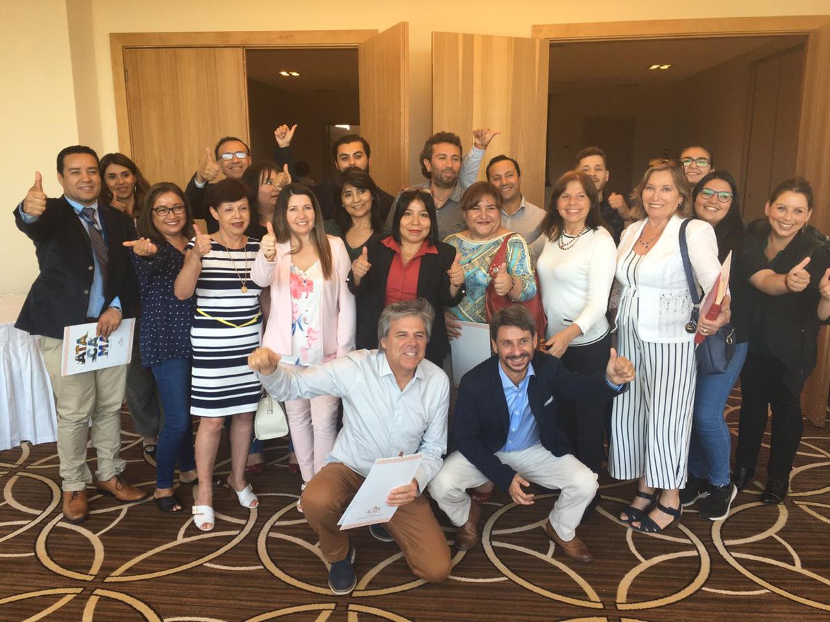 HotelerosChile's tweet photo. INAUGURACIÓN Y PRIMER TALLER #PDTAtacamaAnfitriona – Turismo MICE. 👨‍🏫
Estamos felices de ser parte de este proyecto y ayudar a fortalecer 💪 las #Pymes turísticas de la región.

@CorfoAtacama @Corfo @CORE_ATACAMA @SernaturAtacama @sernatur @AtacamaEconomia #hotelesatacama https://t.co/VfK4n4GVFl
