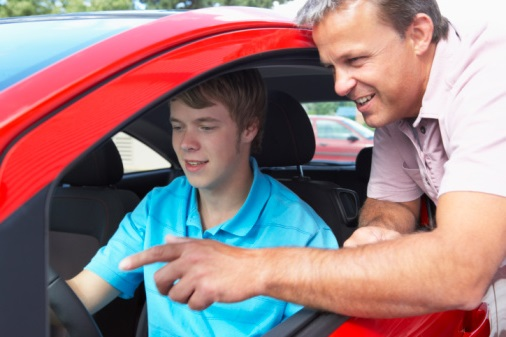 MidMoInsurance's tweet photo. Parents can help ensure their children drive safely and responsibly as they are learning to drive https://t.co/JL50GTpdK9 https://t.co/HWjX8EMUC4