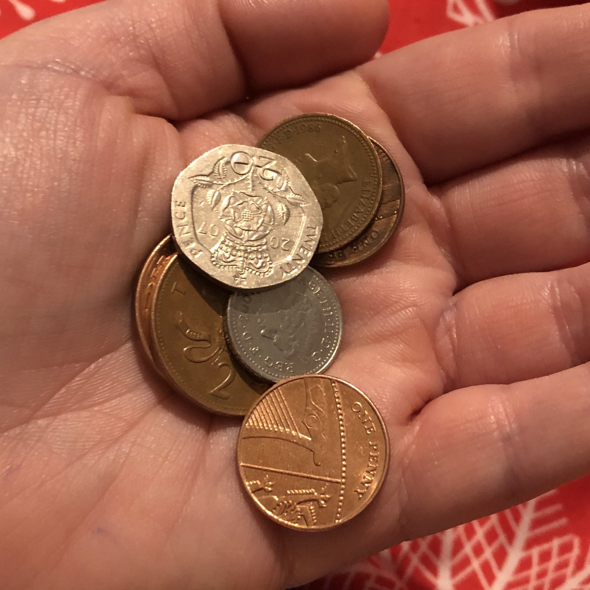 Kirstylu29's tweet photo. Toby has been asking all week for me to buy him an Optimus Prime toy, told him weβd order one on Friday so tonight heβs gone and brought me some money out of his money box to help me out π₯° #TooGodDamnCute https://t.co/n7Zfn2Pyxu