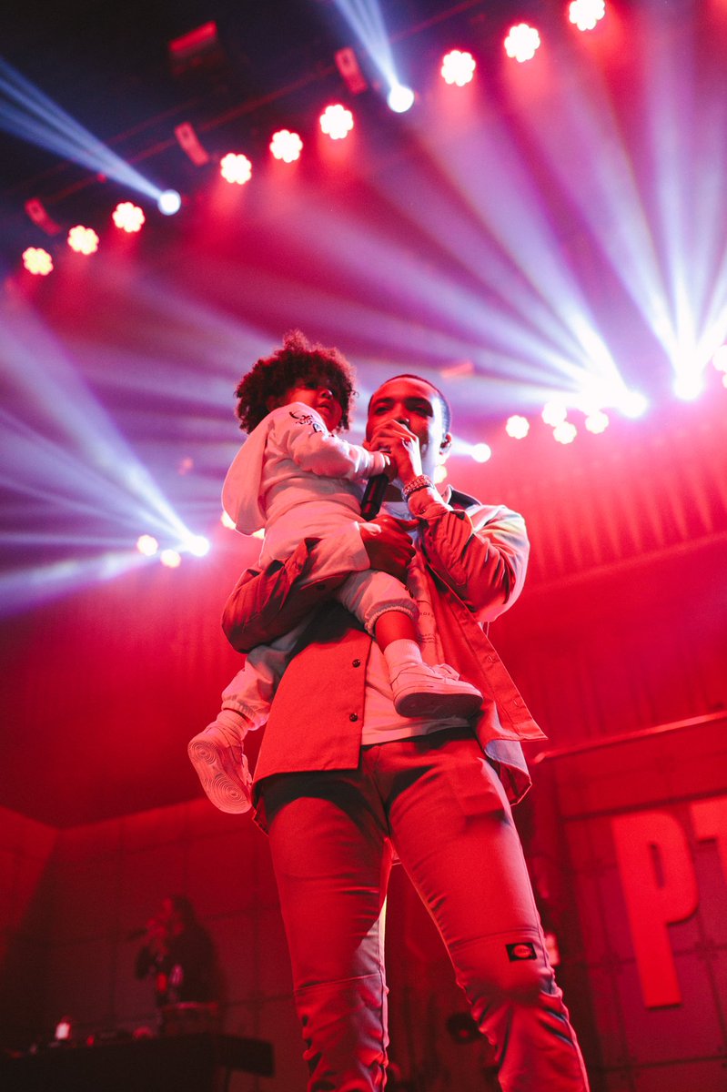 D I G I T A L tweet media