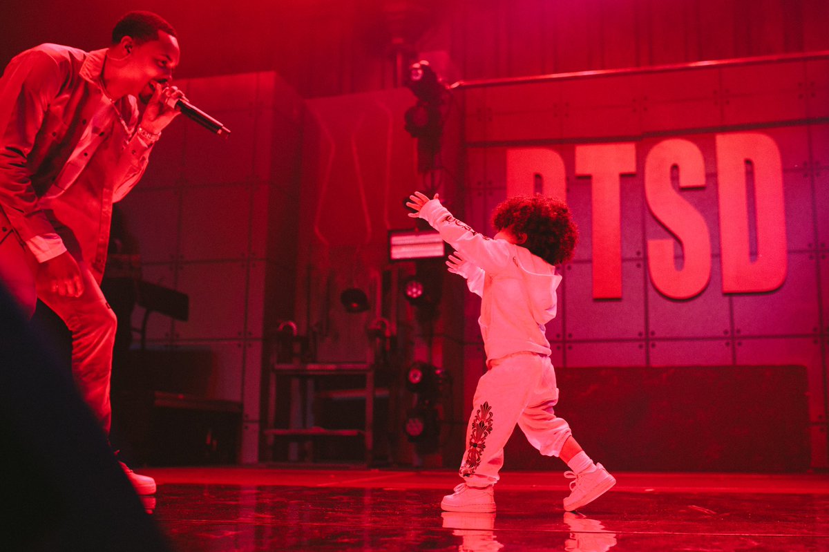 D I G I T A L tweet media