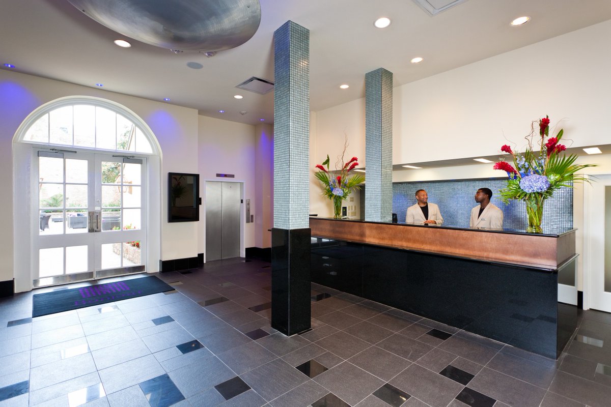 HotelLeMarais tweet picture