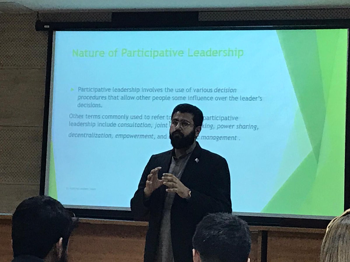 AnasMAwan's tweet photo. Presenting "#ParticipativeLeadership" with my very own cultural dress and Pakistani flag 🇵🇰 at @IAUKampus https://t.co/LTNyXhndzH