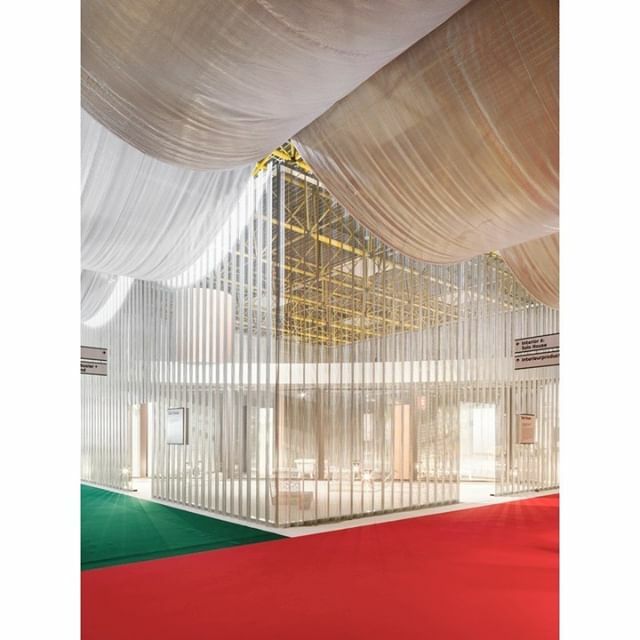 It's all in the details. The scenography of the entire fair is an integral part of the INTERIEUR experience. In 2016, Office KGDVS added a silver lining to our 25th edition. Lighting, floor, signage, ... are all taken care of, and we can't wait to discov… ift.tt/33crdWs