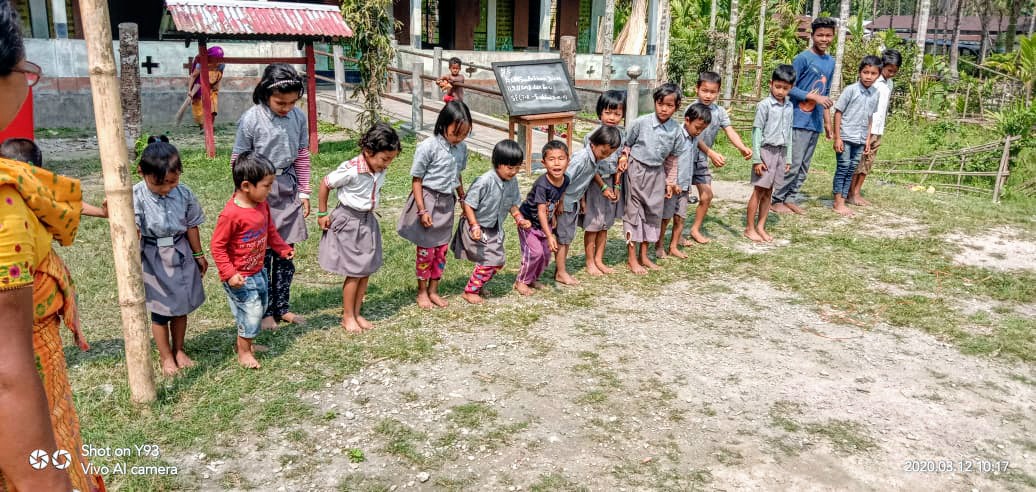 ChirangSbp's tweet photo. This #PoshanPakhwada2020 our AWWs engaged children in various games &amp; fun activities to promote healthy physical and mental growth.

#Chirang #Assam
@PoshanAssam @POSHAN_Official @MinistryWCD @SPreraks @SPreraksNE @tini_tatatrusts https://t.co/OdUeJ72klt