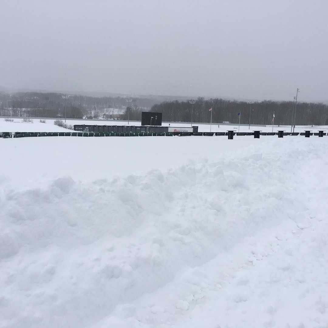 ThePHHA's tweet photo. With how nice the weather has been this winter (knock on wood!!), we thought it might be a nice time to #throwbackthursday to Winter Storm Stella and the havoc she wrecked on NEPA ❄️ #winterstormstella #phha #downsatmohegansunpocono https://t.co/CAUYo6L2LM