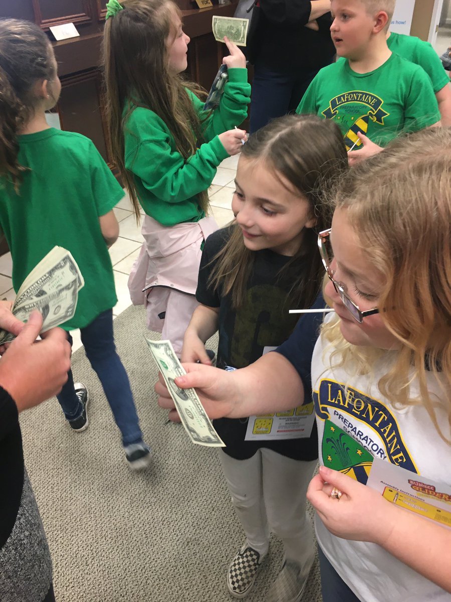 MsFaehr_LPS's tweet photo. Highlight of their trip: They each received their very own $2 bill! 

Thank you for going above and beyond to make these kid’s day CVNB! 💵 🏦 https://t.co/vSKQh2ssxV
