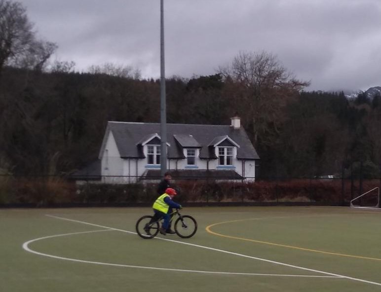 DreghornPrimary's tweet photo. They say once you've learned to ride a bike you'll never forget! #proud #firstcycle @ArranOutdoors https://t.co/9kV4lZjNHI