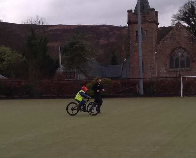 DreghornPrimary's tweet photo. They say once you've learned to ride a bike you'll never forget! #proud #firstcycle @ArranOutdoors https://t.co/9kV4lZjNHI