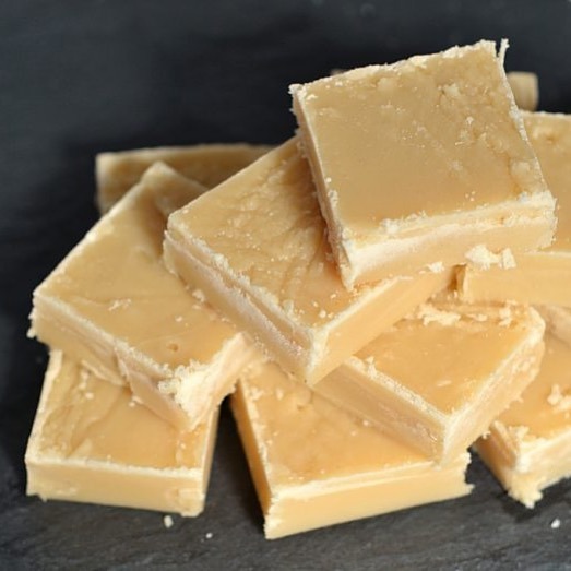 SCOTTISH TABLET 🏴󠁧󠁢󠁳󠁣󠁴󠁿
.
Its always been a favourite recipe of ours but it seems to be one bringing a lot of people to Baking with Granny at the moment.
.
And who can blame ya?? Unbelievably sweet, melt in your mouth, cavity inducing goodness!! 🤤
.
Reci… ift.tt/2xtllMB