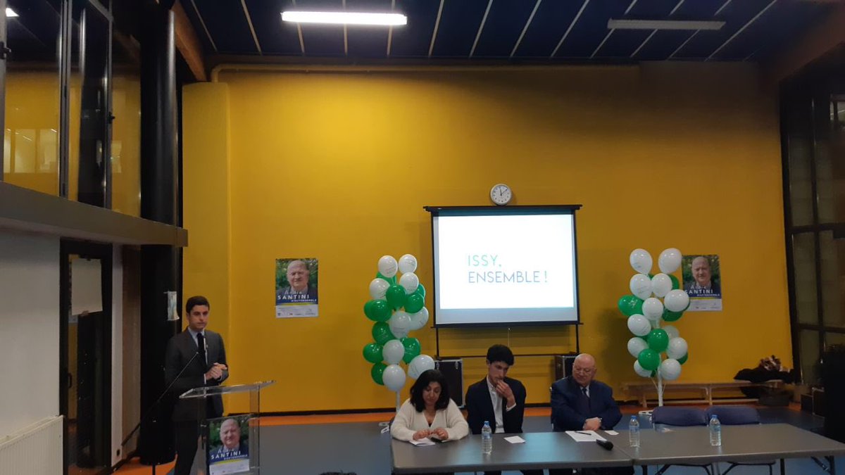 RE_Issy's tweet photo. Salle comble pour la réunion publique #IssyEnsemble @Santini_2020 autour @ASantini_UDI @GabrielAttal https://t.co/P9YWGalh8r