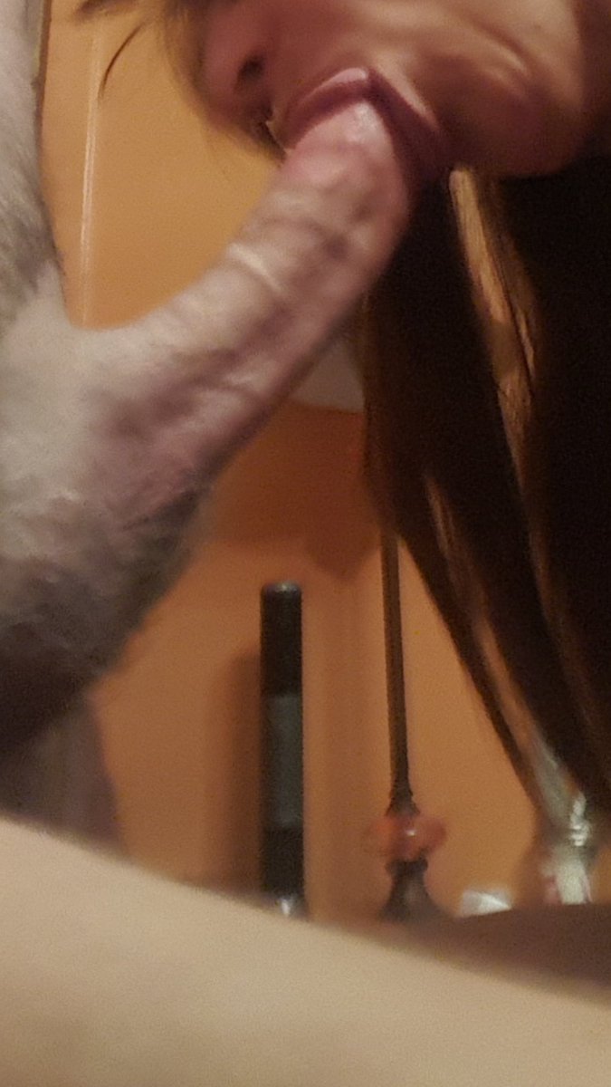 Richard68980136's tweet photo. Between gym and waiting for some parts for we got to have a little fun who likes to cum on #cumonsportsbra or #cumonbra ? Show me your pics if you got them? https://t.co/vgmSzWELxj